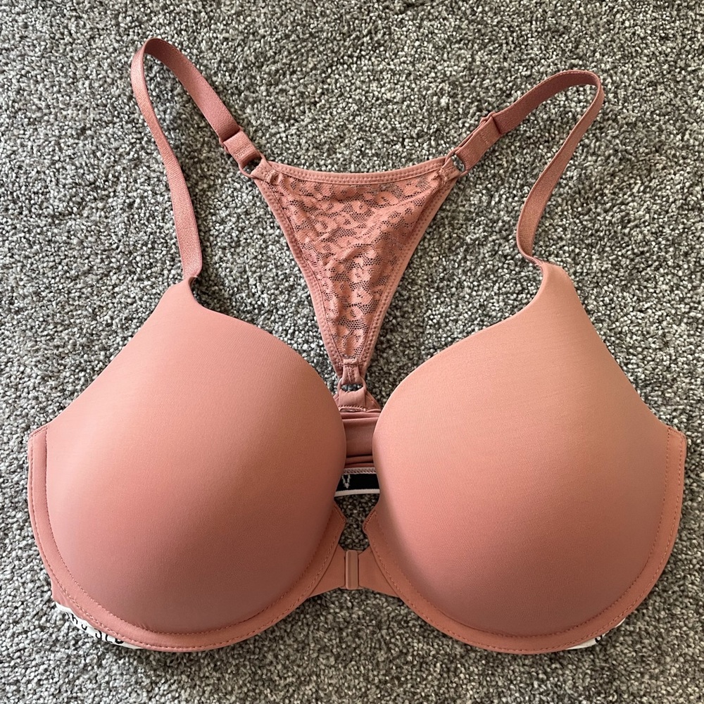 Victoria’s Secret Razorback underwire push up bra